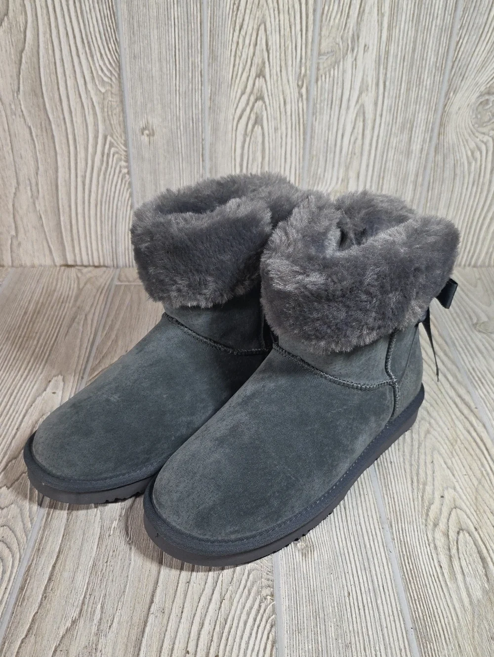 Lamo Adele Charcoal Suede Short Winter Boots Womens Size 6